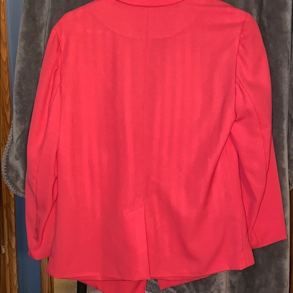 Pink blazer made by AVA a size small - Picture 7 of 8